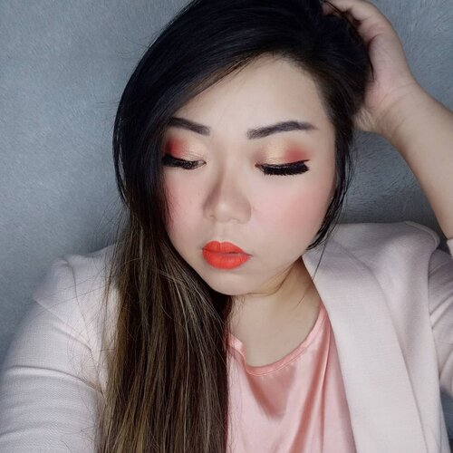 Second look for my #MindysRainbowChallenge : Ji alias Jingga A.K.A Orange!

For me Orange represents Sunset, which is a beautiful but a sort of sad thing at the same time because a sunset means another day in our lives has ended. A representation of goodbye and a darkness to come
.. TAPI! Setelah Sunset dan kelamnya malam, the universe always promise us another Sunrise (which incidentally, gonnabe the representation of my next look!) - yang berarti juga bahwa hari yang baru akan menyambut kita semua.

Saat ini banyak dari kita yang sedang mengalami sunset, struggling dengan anxiety dan ketidak pastian, juga dalam hal ekonomi dimana banyak dari kita are badly impacted, no matter who we are and what we do, i don't think there is one person who is not worried now. But this too shall pass, and there will be light again.

Sudah ada beberapa teman yang accepted my challenge and start making their own 7 colors of the rainbow look, kutunggu yang lainnya ya - jangan biarkan males dan sadness control yourself because we are all in this together!

#quarantine #quarantinechallenge #dirumahaja #clozetteid #sbybeautyblogger #makeup #ilovemakeup #orange #orangemakeup #clozetteid #sbybeautyblogger #bloggerceria #beautynesiamember #bloggerperempuan #indonesianfemalebloggers #girl #asian #makeupchallenge #bblogger #bbloggerid #influencer #influencersurabaya #influencerindonesia #beautyinfluencer #surabayainfluencer #indonesianbeautyblogger #surabayabeautyblogger #surabayabeautyinfluencer #dirumahaja