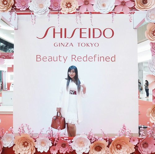 Yesterday's fun at @shiseido Ginza Tokyo Beauty Redefined 😻 
The event is still going on until the 18th in Pakuwon Mall Surabaya, loads of offer and promotions too so hurry and visit them! There are also skin check, beauty service, etc!

#beautyredefined #shiseidoidn #shiseido #event #girls #asian #blogger #clozetteid #clozettedaily #bblogger #bbloggerid #beautyblogger #surabaya #surabayaevent #beautyevent #sbybeautyblogger #indonesianblogger #indonesianbeautyblogger #surabayablogger #surabayabeautyblogger #influencer #beautyinfluencer #influencersurabaya #surabayainfluencer #bloggerceria #bloggerceriaid #dressedinwhite #dresscodewhite #whitewithatouchofred #ootd