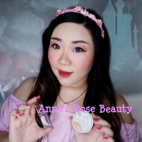 Fell in love at the first sight at @annesrosebeaute , as a unicorn, mermaid and all things fairy fan, their pink, girly and overall super pretty aesthetic just resonate with me so much 😍😍😍. And not only the packaging's super pretty but their products are awesome too!

Here i am using their The Diva Shining Blush Powder Blush (shade Cherry Brandy) as eyeshadow and blush on and The Diva Velvet Matte (shade Black Baccara) with ombre technique for that super trendy Korean style reddish makeup. Both products are highly pigmented but easy to blend, the colors are super pretty too! 

Btw, Anne's Rose has both makeup and skin care - and their skin care's packaging is super pretty tooo 😭.

#annesrosebeaute #annesrosesquad #annesrose #BFCxAnnesrose #BeauteFemmeCommunity
#BFCreview #tutorial #makeuptutorial
#BeauteFemmeCommunity 
#clozetteid #reviewwithmindy #makeup #sbybeautyblogger
#bloggerindonesia #bloggerceria #beautynesiamember #influencer #beautyinfluencer #beautysocietyid 
#surabayablogger #SurabayaBeautyBlogger #bbloggerid #beautybloggerid #bloggerperempuan #indonesianfemalebloggers  #influencersurabaya #endorsement #openendorsement #endorsementid #surabayainfluencer