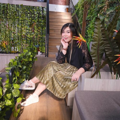 All i can say is, i am so ready for some good news 🙊🙊🙊. #throwback#ootd #ootdid#sbybeautyblogger  #bblogger #bbloggerid #influencer #influencerindonesia #surabayainfluencer #beautyinfluencer #beautybloggerid #beautybloggerindonesia #bloggerceria #beautynesiamember  #influencersurabaya  #indonesianblogger #indonesianbeautyblogger #surabayablogger #surabayabeautyblogger  #bloggerperempuan #clozetteid #blue  #girl #asian #notasize0 #girlygirl  #personalstyle #surabaya #effyourbeautystandards #celebrateyourself
