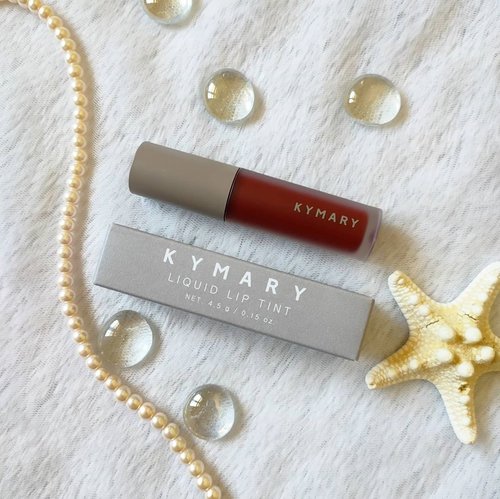If you love lip tints' result but struggle while using the very watery type (the most classic type of Korean lip tint) like me, i have a solution for you, give @kymary_official Liquid Lip Tint a try!It's super pigmented and easy to apply, unlike the very watery type that i find hard to apply evenly (they tend to cling and clump around dry spots so the end result would be uneven. And when i apply them on top of moisturizing lip balm, they won't stick and shift around, super frustrating for me!). It's so pigmented that it's almost look more like a lip cream than a lip tint but you'd notice the difference in the lighter formula and when it dries down.Kymary Liquid Lip Tint is so pigmented that it's possible to wear it on my full lips like a regular lippie (this is impossible to do with watery lip tints!) as you can see in my lip swatch (last slide) but also beautiful to use as ombre lips as it is easy to work with. Available in 3 shades and mine is Carnival, a deep dark, sexy red.In my personal experience, if you use moisturizing lip balm underneath and apply the lip tint on your full lips (instead of applying a little then spread it out), it is not 100% smudgeproof (it transfers a bit to my mask and smudge around my lips too 🙈) but it definitely is very long lasting. If you want to use it without smudging, i'd suggest you to do the ombre and or spread out technique instead of full application.Overall, love it! Available with special price at my Charis Shop (Mindy83) or type https://bit.ly/kymaryMindy83 to go directly to the page!#CHARIS #KYMARY #KYMARYLIQUIDLIPTINT #LIQUIDLIPTINT #LIPTINT #TINT #LIP#charisceleb #reviewwithMindy #beautefemmecommunity#kbeauty #koreanmakeup #koreanbeauty #koreanmakeupreview #koreancosmetics #kcosmetics #clozetteid #sbybeautyblogger #beautynesiamember #bloggerceria #bloggerperempuan #bbloggerid #jakartabeautyblogger #review #influencer  #endorsement #endorsementid  #openendorsement #socobeautynetwork #startwithSBN