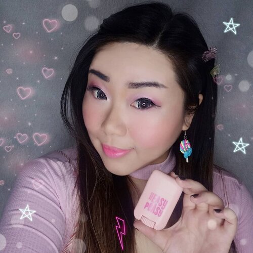 Super fast and easy makeup on the go? Want to look cute but no time/too lazy to put on an effort?Sudden video call/unexpected visitor while you just woke up?I have a fun little solution for y'all!@easypeasy_cosmetics Coloring Stick that can be used all over your face (here i am using mine on my eyes, my cheeks and lips but it's a bit pale for me so i ombre'd it), and voila! You're ready to conquer the world!My shade is Pink Tiles, a bright, sweet and playful pink that is simply fun! There are also 6 other shades available so don't worry if you like a more neutral or earthy shades, they also got you covered 😉. It's also very easily blender, not patchy, works well on top of powders and has a soft powdery finish. Swatch of Pink Tiles in details will be on my next post and if you are interested you can grab it with special price at my Charis Shop (Mindy83) or type https://bit.ly/easypeasyMindy83 to go directly to the page!#charisceleb #easypeasy #easypeasycoloringstick #koreanbeauty #koreanmakeup #ReviewwithMindy #coloringstick#multipurposemakeup#pink#koreancosmetics #kcosmetics #clozetteid #sbybeautyblogger #beautynesiamember #bloggerceria #bloggerperempuan #bbloggerid #indonesianfemalebloggers #review #influencer #beautyinfluencer #SURABAYABEAUTYBLOGGER #endorsement #endorsementid #endorsersby #girl #openendorsement #beautysocietyid #itsbeautycommunity