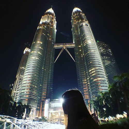 Life is not always easy. There will always be bumps in the road. But in the end, we'll all be fine.

#pinkinmalaysia #pinkinkualalumpur #pinkinkl #klcc #twintower #petronastwintower 
#clozetteid #sbybeautyblogger #beautynesiamember #bloggerceria #influencer #beautyinfluencer #jalanjalan #wanderlust #blogger #bbloggerid #beautyblogger #indonesianblogger #surabayablogger #travelblogger  #indonesianbeautyblogger #asian #travelblogger #girl #lifestyle  #surabayainfluencer #travel #suriaklcc #trip #klccatnight
