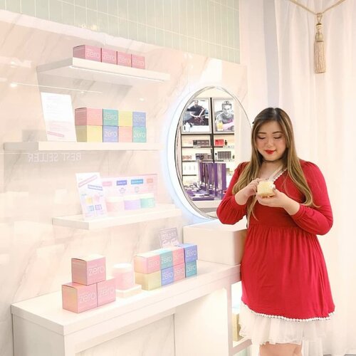 Congratulations @cnfstoreofficialFor the store reopening, so in love with your new concept!!! Now C n F is no longer "just a perfume store" as they also carry beauty products as well as bath and body cares!Better news? @banilaco_idIs finally available in Surabaya, at C n F stores ofc! Double yippe!!! Don't forget to drop by their store at @tunjungan_plaza 3 as they have plenty of promotions and freebies to giveaway!#cnfstoreofficial #beautifulrightnow #banilacoid #cnfxbanilaco #event #eventsurabaya#surabaya #surabayaevent#girl #clozetteid  #sbybeautyblogger  #bloggerindonesia #bloggerceria #bloggerperempuan #indobeautysquad  #influencer #beautyinfluencer #surabayainfluencer #surabayablogger #influencersurabaya  #indonesianbeautyblogger  #bloggerid #bblogger #bbloggerid #SurabayaBeautyBlogger #asian #ootd