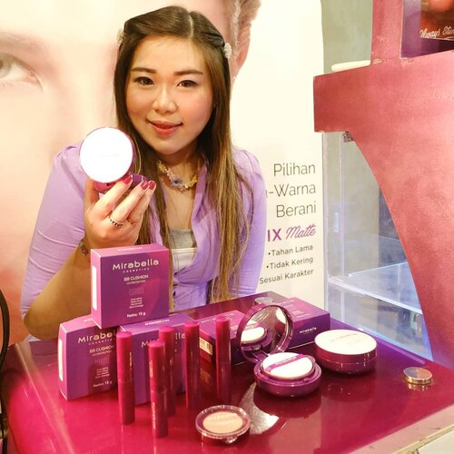 Seru-seruan bersama @mirabellacosmetics dan teman-teman beauty influencer kemaren di launching produk terbaru mereka!

Excited banget Mirabella sekarang punya BB Cushion lho, cakep juga packaging nya ngga kalah sama punya luar atau yang harganya 2x lipat 😍. Ngga sabar nyobain nih, tertarik ngga untuk baca review aku tentang BB Cushion nya Mirabella ini??? Btw, aku baru kali ini nyolekin produk-produknya Mirabella (kemana aja ya aku hehe) terus jatuh cinta banget sama eyeshadow nya (yang shimmery pastel-pastel itu cantik banget OMG) dan blush on nya (masuk wishlist semua deh). Baru tau juga kalo Mirabella punya highlighter lho, cakep pula sayang agak terlalu gelap untukku, semoga Mirabella ngeluarin shade-shade lain yang bisa di pake fair skin juga yaaa!

Thank you juga udah milih aku as Best Dressed kemaren, jadi dapet makin banyak produknya Mirabella.. pengen deh bikin One Brand Tutorial nya, Mirabella ngga mau ngasih aku eyeshadow sama blush on nya skalian? 🤣🤣🤣. #effortlesskitmirabella #mirabellacosmetics #mirabellahighlighter #mirabellamoisturemattelipstick #mirabellabbcushion #mirabellagatheringbeautyinfluencer #surabayabeautyinfluencer 
#event #eventsurabaya
#surabaya #surabayaevent
#girl #clozetteid  #sbybeautyblogger  #bloggerindonesia #bloggerceria #bloggerperempuan #indobeautysquad  #influencer #beautyinfluencer #surabayainfluencer #surabayablogger #influencersurabaya  #indonesianbeautyblogger  #bloggerid #bblogger #bbloggerid #SurabayaBeautyBlogger #dressedinpurple #asian