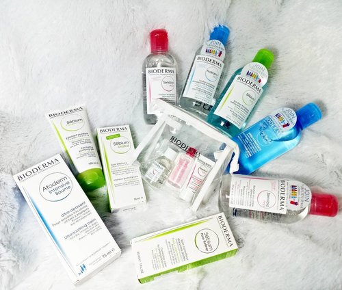 My @bioderma_indonesia Collection 😻. The blue ones are for my mum ofc!

I've been using Sensibio H2O everyday to cleanse my face and i love how it makes my skin feels super clean but still very hydrated, refreshed like i've washed my face with water!

#biodermainsby #biodermaxguardian #sbbxbioderma #surabaya #bioderma #guardian #blogger #bbloggerid #beautyblogger #sbybeautyblogger #indonesianblogger #indonesianbeautyblogger #surabayablogger #surabayabeautyblogger #clozetteid #clozettedaily #allaboutbeauty #biodermaindonesia #biodermasurabaya #bioderma #biodermacollection #sensibioh2o #cleanser #micellarwater #skincare #beauty #skincarecollection #skincareroutine #beautyjunkie #beautyaddict