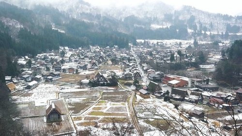 Dreamy Shirakawa Go... Our adventure here is up at http://bit.ly/jap2017p3 (or click the link on my bio to be directed to my blog). Looking at the photos takes me back to the gorgeous, quiet village. I think imma spam you with some Shirakawa Go photos 😛

#shirakawago 
#majorthrowback #japan #pinkinjapan #japan2017  #trip #travel #japantrip  #jalanjalan #wanderlust #blogger #clozetteid #beautynesiamember #bloggerceria #influencer #travelblogger #indonesianblogger #indonesiantravelblogger #surabayablogger #surabayatravelblogger #funtime #exploringjapan #ilovejapan #instatravel #wintertrip #pinkinshirakawago #shirakawagovillage #travelislife #wanderingtheworld #instaview