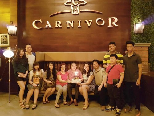 Because #bloodisthickerthanwater 😀. Dad's #birthdaydinner at @carnivorsurabaya .
This is my second time visiting Carnivor and while i enjoy the ambience and the food both times, i do have the same complains as the last time. The waiters and waitresses were a bit confused and always get the orders wrong (almost all the steaks were cooked wrong, medium well became well done. Medium rare became well done 😐. And we specifically asked for no potato and replace them with veggies, arrived with french fries-BOTH TIMES!), they seem in dire need to be re-trained. And they are also not very friendly #lol.

Will i come back? Sadly after giving them a second chance and not seeing much of an improvement, i think i will pass and go somewhere else next time. We still has a nice time tho.

#minireview #carnivorsurabaya #restaurant #surabaya #surabayarestaurant #surabayaresto #family #bigfamily #familytime #dinner #familytime #blogger #lifestyle #surabayablogger #indonesianblogger #surabayalifestyleblogger #indonesianlifestyleblogger #clozetteid #clozettedaily #fambam #fambam❤️ #mybigfamily #threegenerations