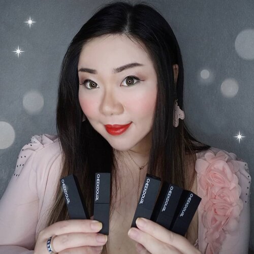 Been trying and enjoying these babies, @cheekdourl_id Amour Velvet Matte Lipstick lately!

Cheekdourl is a Chinese brand (you can check their website www.cheekdourl.com) with extensive product variant with luxurious packaging and ingredient list clearly stated in their packaging so i am pretty comfortable to review them ☺️. They currently have 3 different variants of lippies and i decided to try out the classic bullet type (the other two are liquid lipsticks). Although they called it Matte Lipstick, but i would say none of it are really matte, some have velvet finish while the others have satin finish, but i personally don't mind that.

The colors are pretty and mostly quite bright, i find some of the colors are too similar to each other though - hopefully they'd come out with more color choices ☺️. As they are pretty creamy, they are comfortable (you can definitely feel them though as they are not light) to wear for long hours, pigmentation is pretty good but staying power is so so as they do transfers easily, they stain a bit but nothing too major.

Scent wise, they're a bit inconsistent as some has no scent (which i prefer) while most of them has a very tropical fruit scent (it's not a bad smell but i don't particularly enjoy it as i prefer a more traditional fruit scents on my makeup). Overall, pretty nice! Actually pretty amazing compared to the low price range. 
And you can even get more discount if you use code CHEE83 when you check out of their Shopee!

I will share more of the packaging etc in the next post, but you can check out lip swatches by swiping the photos.

#reviewwithMindy
#BeauteFemmeCommunity
#cheekdourl #lipstick #lipstickreview #lipstick💄
#lipstickjunkie
#clozetteid #sbybeautyblogger #beautynesiamember #bloggerceria #beautysocietyid #bloggerperempuan #bbloggerid #indonesianfemalebloggers #review #lipstickaddict
#influencer #beautyinfluencer #SURABAYABEAUTYBLOGGER #endorsement #endorsementid #endorsersby #openendorsement  #itsbeautycommunity #makeup #makeupaddict #makeupjunkie #girl #asian