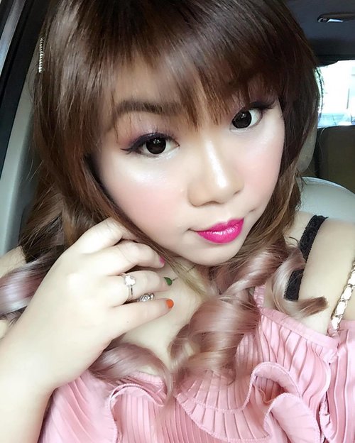 Yesterday's #makeup to attend #daytimewedding reception. Feeling #pinky 🌸🌸🌸 (because i tend to avoid pinks for night time wedding reception, i was actually excited to go all #girlygirl for a wedding hahaha). #flirtylashes using @kaeleyelash and gorge #fuchsialipstick using @lagirlcosmetics #luxurycremelipcolor in True Love (i just reviewed it and a few other shades, check them out here : http://bit.ly/lagirlcremelip ). I will be blogging about the look too 😊! #fotd #motd #weddingguestlook #weddingguestmakeup #girl #asian #selfie #blogger #bblogger #bbloggerid #clozetteid #clozettedaily #indonesianblogger #indonesianbeautyblogger #surabaya #surabayablogger #beautyblogger #surabayabeautyblogger #sbybeautyblogger
