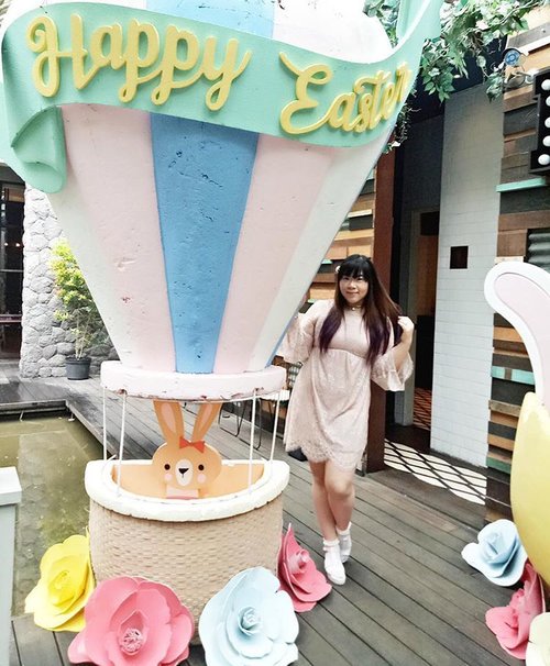 Such cute Easter decors at @domicilesby !

No proper pic of my pink lace dress (from @hm , which is my fave highstreet fashion brand) because i was half bare-faced at half portion of the day and was rushing after i finally finished my makeup 😅

#easter #happyeaster #easterdecor #domicile #domicilesurabaya #surabaya #surabayacafe #cute #kawaii #pastelcolors #clozetteid #clozettedaily #blogger #bblogger #bbloggerid #beautyblogger #indonesianblogger #indonesianbeautyblogger #surabayablogger #surabayabeautyblogger #sbybeautyblogger #throwback #girlygirl #pink #lace #lacedress #dressedinpink