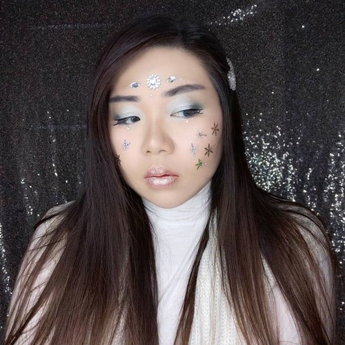 Always learning that no matter what we do or plan, sometimes life throws us unexpected curves and we just gotta work with it!

How's your first day of 2021?

#clozetteid #icymakeup #frozenmakeup #wintermakeup #BeauteFemmeCommunity  #thematiclook #thematicmakeup 
#sbybeautyblogger #makeup #ilovemakeup #clozetteid #sbybeautyblogger