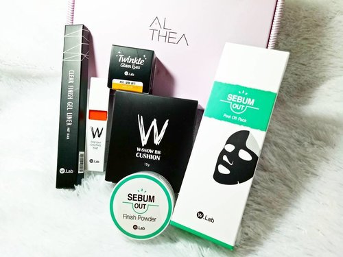 My awesome special @w.lab @altheakorea Beauty Box!

Expect full review soon... And by soon i mean 2 weeks 😑. #pinkandundecidedblog 
#althea #altheakorea #altheaspecialbox #sbbxaltheabox #sbybeautyblogger #makeup #kbeauty #koreanbeauty #koreancosmetics #koreanbrand #clozetteid #clozettedaily #blogger #bblogger #bbloggerid #sponsored #indonesianblogger #beautyblogger #indonesianbeautyblogger #surabayablogger #surabayabeautyblogger #altheabeautybox #allaboutbeauty #beautyaddict #beautyjunkie #ilovebeauty #koreanskincare #ilovealthea #wlab