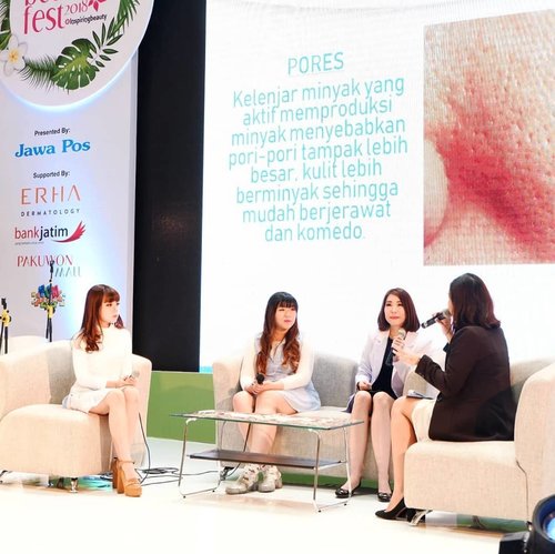 Talkshow with @purelaserclinicindonesia Earlier at Beautyfest @jawapos 2018, thank you for having @sbybeautyblogger 😊😊😊 Don't forget to drop by their booth at BeautyFest Atrium Supermall from 29 Maret - 1 April 2018, you can have free skin analyzes , get special promos and even get free vouchers by following some simple steps!Don't forget to use code SBB-Mindy for a FREE 1x Ion Infusion for new customers when you do Photo Laser / Pure Lift at Pure Laser Clinic Tunjungan Plaza.#inspiringbeauty #purelaserclinicatBeautyfest #SBBxPurelaserclinic #beautyfest #beautyfest2018 #sbybeautyblogger#clozetteid #sbybeautyblogger #beautynesiamember #bloggerceria #talkshow #event #surabaya #surabayaevent #eventsurabaya #beautyevent #influencer #influencersurabaya #surabayainfluencer #beautyinfluencer #jawapost #beautyfestjawapost  #girls #ladies #onduty #asian #purelaserclinic