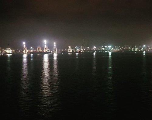 View of Swettenham Pier at night.

FYI i stole all the night view photos from hubby on his Samsung Note 8 because my Oppo cannot make it 😂

#cruise #swettenhampier #cruiseatnight
#pinkinholiday #pinkinmalaysia #penang #blogger #trip #travel #wanderlust  #jalanjalan #itchyfeet #travelblogger #indonesianblogger #surabayablogger #indonesianlifestyleblogger #indonesiantravelblogger  #bblogger #clozetteid #beautynesiamember #sbybeautyblogger #influencer #traveltheworld  #ilovetravel 
#minitrip #instaview #touristmodeon  #wanderlust #exploretheworld #travelblogger #influencer