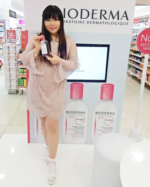@bioderma_indonesia is now officially launched in Surabaya! You can easily get their products at the nearest @guardianindonesia near you 😻

In the picture i am holding their best seller, the Sensibio Micellar Water-but do you know that they have a wide range of product selections and variants? All color coded according to the skin type and need thy cater to!

#biodermainsby #biodermaxguardian #sbbxbioderma #event #beautyevent #surabaya #surabayaevent #eventsurabaya #bioderma #guardian #blogger #bbloggerid #beautyblogger #sbybeautyblogger #indonesianblogger #indonesianbeautyblogger #surabayablogger #surabayabeautyschool #clozetteid #clozettedaily #allaboutbeauty #biodermaindonesia #bloggevent #launching #launchingevent #pink #touchofpink #ootd #lacedress