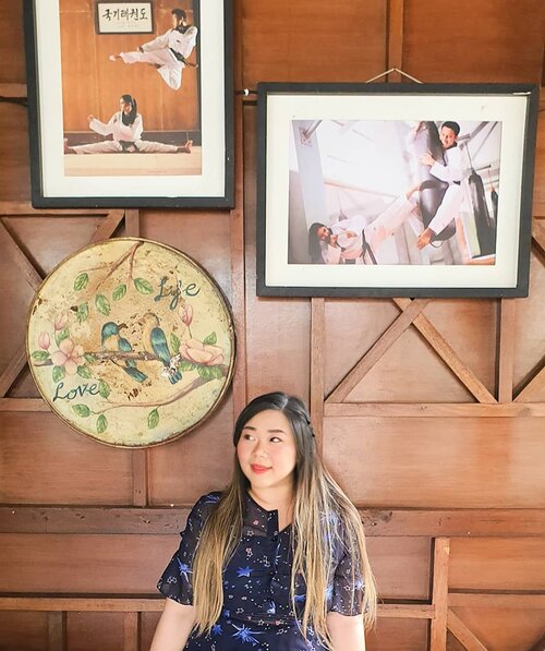 At the very core, i think i am a very simple girl who takes pleasure in the simplest things.

With fairly expensive hobbies, that is 😂. #clozetteid #sbybeautyblogger #beautynesiamember #bloggerceria #influencer #jalanjalan #wanderlust #blogger #indonesianblogger #surabayablogger #travelblogger  #indonesianbeautyblogger #indonesiantravelblogger #girl #surabayainfluencer #travel #trip #pinkjalanjalan #lifestyle #bloggerperempuan #jogja #pinkinjogja #yogyakarta #asian #exploreindonesia #asian #rumahkopi #cafejogja #pinkinjogja #rumahkopijogja