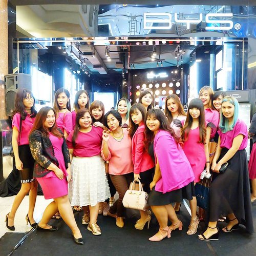 Congratulations @byscosmetics_id for the store opening in @pakuwonmallsby 🙆🙆🙆. And thank you lil'sissy @amandatorquise for inviting 😘! #bysindonesia #byspakuwon #byscosmetics #byscosmeticsid #alloverberries  #ClozetteID #blogger #bblogger #bbloggerid #beautyblogger #girls #asian #beautynesiamember #sbybeautyblogger #influencer #beautyinfluencer #surabayainfluencer #surabayaevent #beautyevent #makeupjunkie #makeupaddict #ilovemakeup #berry #storeopening #storeopeningevent #berrycolors #indonesianbeautyblogger