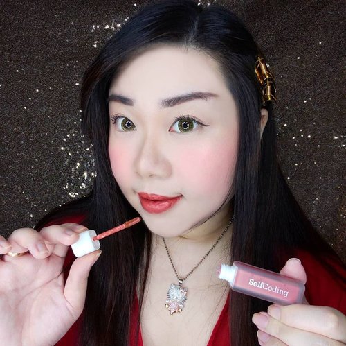 My second @selfcoding.official Code Crush Matte Liquid Lipstick, this time in shade #Nostalgia!

Honestly i am not the best when it comes to decribing shades (nor scents 😅) but to me the shade Nostalgia is a very wearable, muted brown-red with orange undertone. I wore it on CNY and was worried it'll look pale/too nude (because it looks kinda nude in the tube) but it turned out to be bold enough to brighten my face right away, i'd say it's an alternative to red lippies if you want a lippie in the reddish color family but is intimidated with true, bright reds. It might be kinda nude for deeper skin tones, but for my fair skin it's pretty bold in an understated kind of way.

Code Crush Matte Liquid Lipstick is very pigmented, easy to apply, comfortable and light weight, also very long lasting! I wore it all day long and eat heavily - it still leaves a strong stain (the middle part gets the most hit, as usual).

Get them only at my Charis Shop (Mgirl83) for a special price or type https://bit.ly/selfcodingMindy83 to directly go to the product's page 😉.

@hicharis_official @charis_celeb
#selfcoding #lipstick #CodeCrushMatteLiquidLipstick#CHARIS #hicharis
#charisceleb 
#reviewwithMindy #beautefemmecommunity
#koreancosmetics #clozetteid #SbyBeautyBlogger