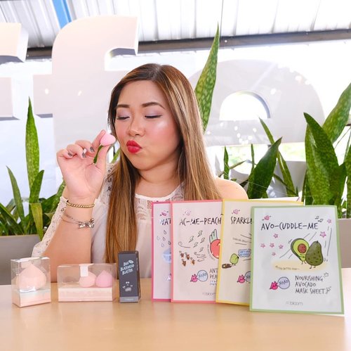 Loving @altheakorea 's uber kawaii A'bloom line! Check out my one brand review on the blog http://bit.ly/abloomreview to know my thoughts on each product!

Everything are sooo affordable and so good! Highly recommended for sure 😉😉😉. #AltheaKorea #AltheaAngels #AltheaAbloom
#AltheaIndonesia #clozetteid
#sbybeautyblogger
#bloggerindonesia #bloggerceria #beautynesiamember #influencer #beautyinfluencer #kbeauty #koreanbrand #koreanmakeup #koreanbeauty #koreancosmetics #surabayablogger #SurabayaBeautyBlogger #bbloggerid #beautybloggerid #beautybloggerindonesia #surabayainfluencer #bloggerperempuan 
#indobeautysquad #onebrandreview #abloomreview #indonesianblogger #indonesianbeautyblogger #girl