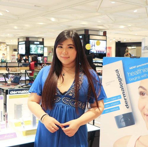 Congratulations @dermalogica_indonesia for the Grand Opening of the new counter at @sogo_ind @pakuwonmallsby today!

I have used their line of skin care before and i truly LOVE them (i have actually reviewed them before in my IG) so i was very excited when they invited me to their event again 😀. They are also bringing new products in which are fab ofc, the Precleanse Balm (i used the oil version before and it's da bomb!) And also Phyto Replenish Oil (dewy makeup lover, rejoice!) - we are spoiled for high quality skin care choices for sure!

The event was also fun, all guests were given the opportunity to experience their Skin Bar - where we get to try all of their products directly on our skin and see the immediate result.

Thank you again Dermalogica for having us 😉. #dermalogicaindonesia #dermalogica #skinbar#skincare 
#clozetteid #sbybeautyblogger #surabayablogger #beautynesiamember #bloggerceria  #influencer #influencersurabaya #surabayainfluencer #beautyinfluencer #SurabayaBeautyBlogger #event #eventsurabaya #surabayaevent #girls #asian #beautyevent #surabaya  #indonesianblogger #indonesianbeautyblogger #beautybloggerindonesia #beautybloggerid #bloggerperempuan  #ladies
