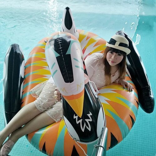 Since it was such a struggle to get me to this inflatable duck,  it'd be a shame not to post it 😝. Yes,  i was shrieking like a banshee the whole time i was on it and i couldn't even adjust my position coz i was so scared 😱😱😱 #photoshoot #bebek #kolambebek #blowupduck #girl #asian #minipool #clozetteid #clozettedaily #koffeeroofbar #surabaya #blogger #bbloggerid #beautyblogger #indonesianblogger #indonesianbeautyblogger #surabayablogger #surabayabeautyblogger #sbybeautyblogger #girlygirl #bloggerseffort #giantblowupduck #naikbebek #lifestyle #cafesurabaya #surabayacafe #inflatableduck #thestruggleisreal #whatiwouldntdoforanicepic #agirlandaduck