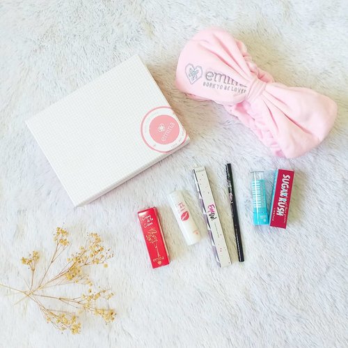 All you need in your life to be a kawaii gal!

Thank you @eminacosmetics for this box that surely would bring a huge smile to any girl's face 😍😍😍. #emina #eminacosmetics
#kawaii #kawaiilife
#kawaiiaesthetic #sbybeautyblogger #clozetteid #blogger #bblogger #bbloggerid #beautyblogger #beautynesiamember #bloggerceria #sbybeautyblogger  #influencer #beautyinfluencer #indonesianblogger #indonesianbeautyblogger  #surabayabeautyblogger  #beautybloggerindonesia #surabayainfluencer #localbrand #supportlocalproduct #lippies  #lippiejunkie #eyeliner #makeup #kawaiimakeup #ilovemakeup