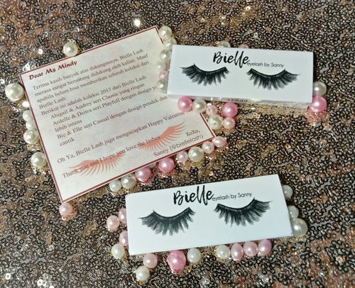 Thank you @biellelash 😘😘😘 can't photograph the Hersey's kisses coz hubby already snatched an finished them 😑😑😑. I will be sharing my looks wearing them soon!

#falsies #falseeyelashes #eyelashes #afforabledfalsies #affordablefalselashes #biellelash #localbrand #localproduct #supportlocalbrand #supportlocalproduct #clozetteid #clozettedaily #endorse #sponsored #blogger #bblogger #bbloggerid #indonesianblogger #indonesianbeautyblogger #surabaya #surabayablogger #surabayabeautyblogger #sbybeautyblogger #allabouteyes #allaboutbeauty #allaboutmakeup #eyelash #beautyaddict #indonesianbrand