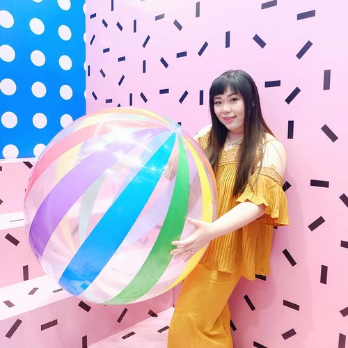 Bringing out my inner child at Labirinth of Colors in @tunjungan_plaza  6 - 2nd floor👾👾👾!!! Sooo many pretty spots for selfie or OOTDs, and it's completely freeeee 😻😻😻!!! #labyrinthofcolors #tunjunganplaza #funtime #colorful #selfiespot #girl #asian #clozetteid #sbybeautyblogger #beautynesiamember #bloggerceria #blogger #bblogger #beautyblogger #influencer #influencersurabaya #surabaya  #beautyinfluencer #fashion  #fashionblogger #personalstyleblogger  #comfortableinmyownskin#bblogger #bbloggerid #ootd #ootdid #ootdindonesia #surabayablogger #surabayainfluencer