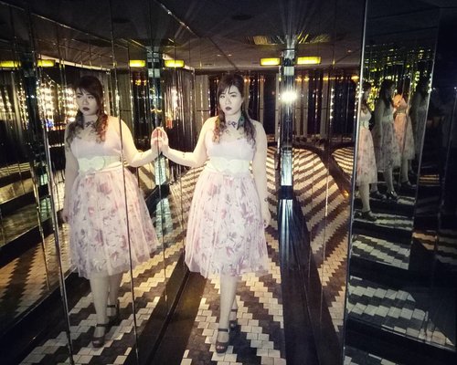 I look like a vintage ghost/villain from 1920s 😄

There are so many pretty spots at @plantationgrillbali i wish i bring a better camera (and photographer)  with me 😄😄😄 #plantationgrill #plantationgrillbali
#partylook
#ootd #ootdid #ootdindo 
#pinkinbali #bali #vacation #summervacation  #blogger #lifestyle #trip #travel #lifestyleblogger #indonesianblogger #travelblogger #indonesiantravelblogger #indonesianlifestyleblogger #girl #asian #clozetteid  #sbybeautyblogger #bloggerceria  #wanderlust #jalanjalan #influencer  #babyssweet17
#babys17thbirthday