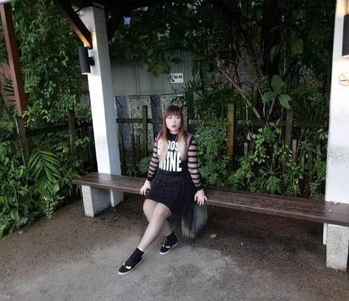 I got so many nice pics while i was in #singapore (that's rare,  i usually hardly ever take pics in sg haha)  so i knew i'd be posting a lot of #throwback pics 🐶. This one's taken in the tram stop outside our hotel and hubby was like "You look like an evil apparition". Errrr... Thanks,  i guess? #throwback #ootd  #silosobeachresort #outfit #fashion #ootdsg #ootdid #clozetteid #clozettedaily #blogger #bblogger #personalstyle #personalstyleblogger #indonesianblogger #indonesianpersonalstyleblogger #surabayablogger #surabayapersonalstyleblogger #sentosaisland #singapore #pinkinsingapore #wanderlust #jalanjalan #itchyfeet #travel #trip #singaporetrip #girl #asian #minigetaway #singaporeminigetaway