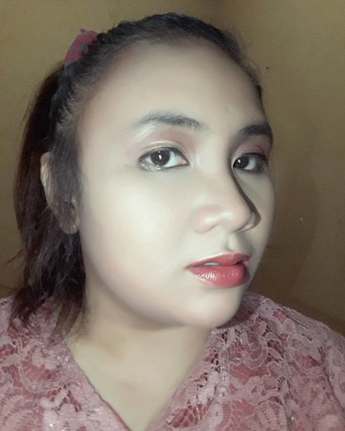😊💕 Love the make-up#lavinabeautyblog #lavinamakeup #makeupboyolali #boyolalimakeup #clozetteid #sociollabloggernetwork #bunnysneedmakeup