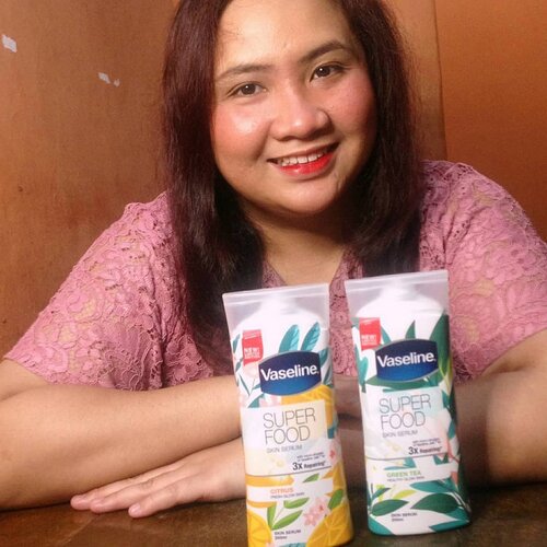 Hello Sobat Cantikku 💝 Aku seneng banget karena bisa coba Produk Terbaru dari @vaselineid yaitu Vaseline Super Food Skin Serum. Ada 3 Macam Varian yaitu Cranberry, Citrus, & Greentea. Puji Tuhan aku bisa coba 2 varian terbaru mereka yaitu Citrus & Greentea. Kedua varian ini packagingnya OMG super cute banget 🤗 & sama-sama bertexture ringan, cepat meresap, & tidak lengket.Varian Citrus ini FAVORIT aku karena wanginya manis ala-ala Citrus gitu dan bikin kulit aku lembab, seger dan glowing cerah bercahaya 😊Oh iya satu lagi, produk @vaselineid satu ini sudah tersedia di @lazada_id & LIMITED EDITION lho jadi rugi banget kalau kalian enggak cobain semua variannya 😚Kalian tertarik atau pernah mencoba yang mana? Share dikolom Komentar yuk 😘Terimakasih @vaselineid @beautyjournal & @lazada_id 💚💛♥️ #vaselinesuperfoodskinserum #superskineveryday #vaselinexbeautyjournal #indonesia #surakarta #solo #boyolali #bloggerindonesia #bloggersurakarta #bloggersolo #bloggerboyolali #vloggersolo #vloggersurakarta #vloggerindonesia #vloggerboyolali #bloggersemarang #vloggersemarang #vloggerhitz #bloggerhitz #viral #skinserum #skinfood #lotion #handbody #vaseline #lavinareview #clozetteid