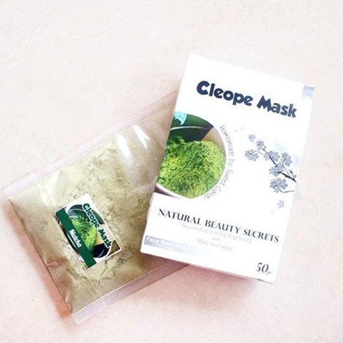 Organic mask is all you need to get healthier skin ❤ 
I got this matcha mask from @sweetcandyscrub 👍
Read the full review 👉 http://bit.ly/reviewmask ❤❤❤
#matcha #skincare #facemask #greentea #beautyreview #clozetteid #masker