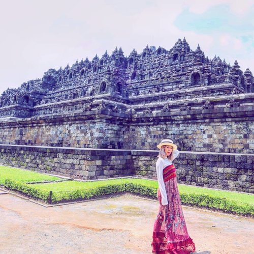 Sebelum Borobudur ditutup sementara untuk turis..#borobudur #candi #ootd #lookbook #indonesia #travelphotography #radenayublog #Clozetteid