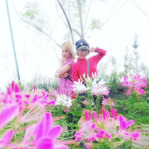 Twins👭..#Clozetteid #radenayublog #pink #bandung #flowers