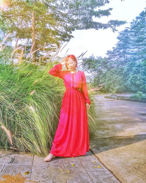 きょう わ いい てんき です ね、 けっこん しき いきます
.
.
#radenayublog #ootd #reddress #redhair #Clozetteid