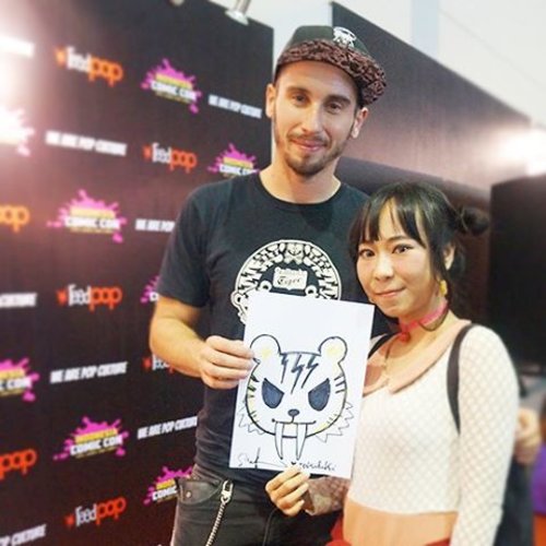The only picture I took with Simone Legno and me look like a potato 😣check out #indonesiacomiccon VLOG 👉 http://bit.ly/indocomiccon2015 #tokidoki #simonelegno #tora #indonesiacomiccon2015 #clozetteid