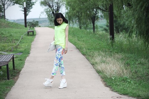 Printed pants inspiration! It looks like "Style me green".
