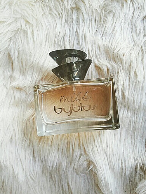 Miss Byblos by Eurocosmesi.
#missbyblos #eurocosmesi #fragrances #perfumery #perfume #parfum #brandedperfume #scent #sanmarino #fur #parfumoriginal #mycollection #photography