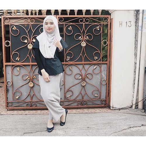 I exist in this world 'cause Allah allowed me to be •#clozetteid #chichijab #hijabootdindo #hijabfashion