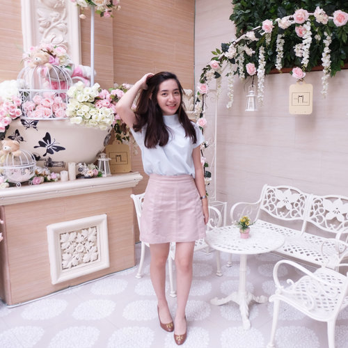 Dolled up in my current favourite anonim' turtle neck top and a pink a-line skirt. Yes, I did match my outfit to this cafe's interior. Therefore, I had my relaxed afternoon in pastel look ;)
