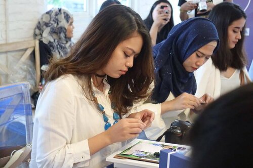 Scrapbook pop-up workshop with Blogger&Vlogger
#FemaleDailyxNIVEA #PSILOVEMAMA
.
.
.
#blogger #beautyblogger #clozetteid #bloggerworkshop #vlogger #beautyvlogger #niveaid #FDBeauty #beautyenthusiast #makeupjunkie