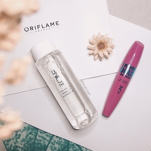 Mini Review :The One Tremendous Big Volume Mascara by Oriflame ini menurutku, membantu bgt tampilan bulu mata sempurna, sekali pakai, bulu mata udah langsung terlihat bervolume, panjang, dan tahan lama tp tetap terasa ringan, yg pasti waterproof jg.The One All Over Make Up Remover by Oriflame ini menurutku bisa membersihkan make up cuma harus beberapa kali dan nggak terlalu mudah mengangkat produk eyes & lip yg waterproof. Walaupun begitu, stlh penggunaan, produk ini bisa bikin wajah jadi terasa segar, lembut, dan nggak bikin perih/iritasi loh.Nah, buat tmn2 yg mau kembaran bisa langsung DM @kurniawatiraineir.id buat order yaa! Bukan cuma order produk aja, buat yg kepo ttg bisnis Oriflame jg bisa lgsg tanya2 via dm di instagram @kurniawatiraineir.id 😉