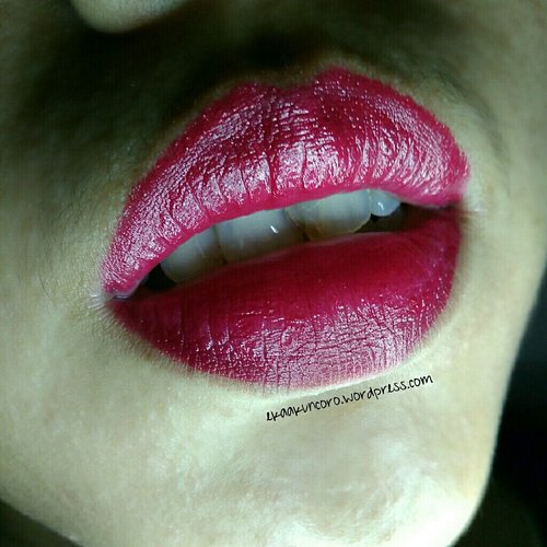 Just because you can't see it, doesn't mean it isn't there - Linkin Park (Gak nyambung sama potonya? Emang 😄)
.
.
.
.
. 👄 by Sari Ayu Martha Tilaar Lipstick 11. Reog 1
Review? Soon. 
#sariayulipstick #reog1 #lipmakeup #redlip #clozetteid #beautybloggerindonesia #beautyblogger #beautyenthusiast #beautyreviewers