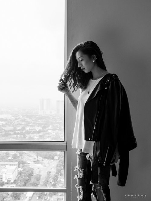 JAKARTA - A PROPER GOODBYE! Loving this black & white images of me, check for more on my blog : http://jenniferbachdim.com/2015/04/05/jakarta-a-proper-goodbye/ #Jakarta #OOTD 