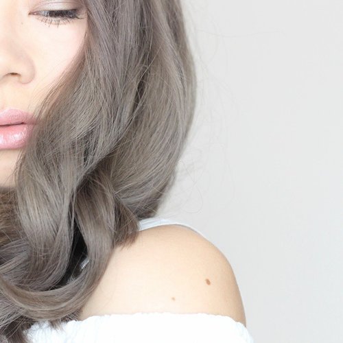 One more teaser of my new hair, can't wait sharing my post. Still editing my video but I promise I will upload the post next week with all details! Stay tuned at www.jenniferbachdim.com 
#greyhair #silverhair #greysilverhair #silver #silverhairtransformation #hairtransformation #hairs #Hotd #hairinspiration #hairinspo #JenniferBachdim 
And just to remember you, sign up @clozetteid  for the latest beauty & fashion news ❤ 
#clozetteid #jenniferbachdimxclozetteid #ClozetteAmbassador