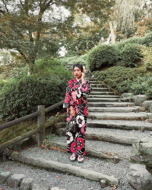 Wake me up when September ends so I could jump straight to my fav season🍁🍂.#autumn #japan #kimono