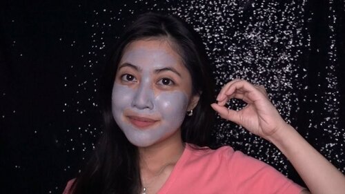 Sudah sebulan aku rajin pakai pembersih wajah dan masker dari @luxcrime_id 
Suka banget sama Cleansing Oilnya bisa lunturuin makeup sampai gk ada sisa. 
Wangi Charcoal Mask-nya juga enak, bikin relax. Awal pemakaian ada rasa tingling dan ternyata hasilnya gk kalah sama masker highend lho😍😍
.
.
.
.
.
#vienarissanty #luxcrime #charcoalmintmask #clozetteid #beauty #skincare