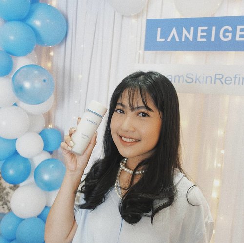 Ini dia skincare misterius yang aku pakai selama beberapa hari ini. Yups! Laneige Cream Skin Refiner💙

Produk ini gabungan dari toner dan cream. Jadi bisa menghemat waktu dan step skincare🤗

#ClozetteIDXLaneige #LaneigeIndonesia #CreamSkinRefiner #clozetteid #skincare